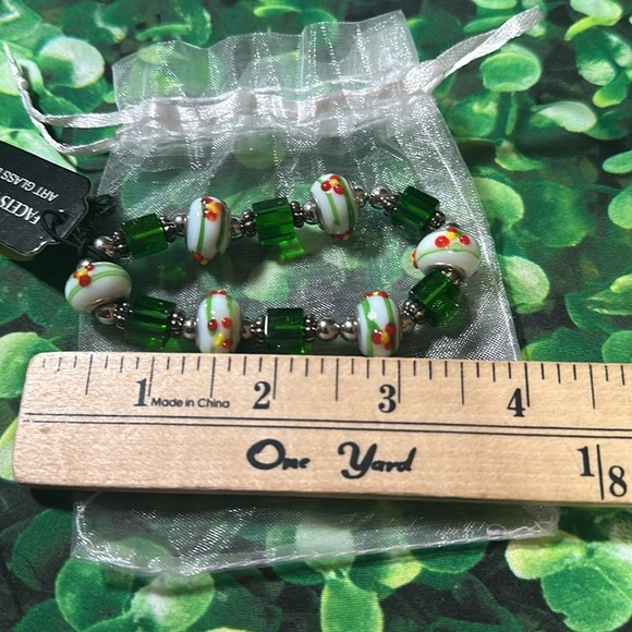 Facets 5th Avenue Art Glass Bracelet Stretchy Fashion Jewelry Green Yellow NEW - Picture 6 of 6